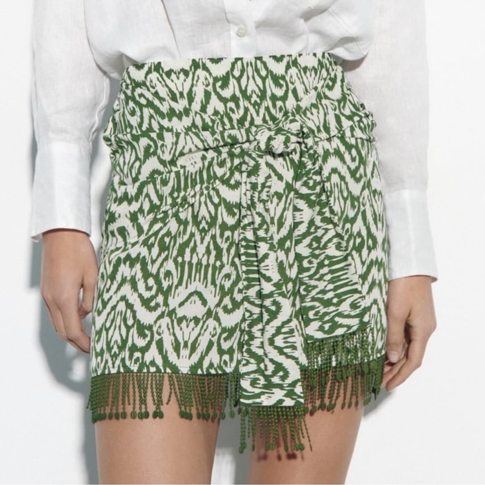 Zara Green and White Tie Front Resort Mini Skirt